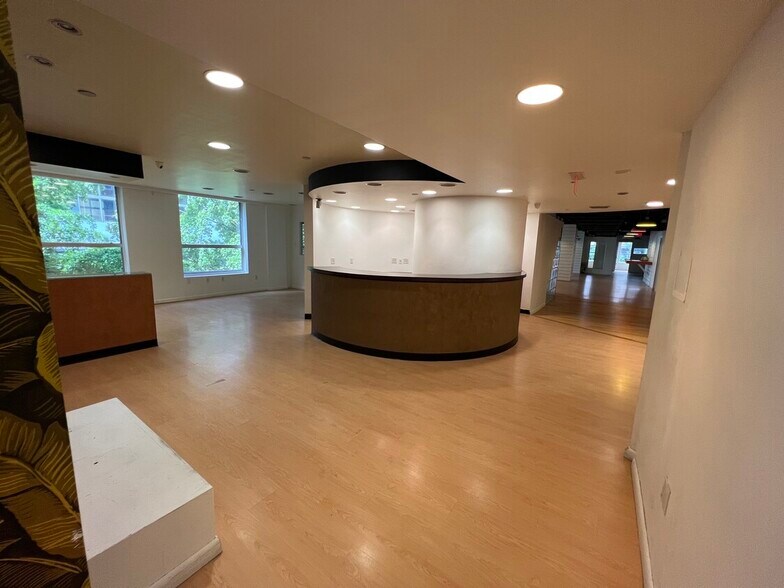 More Photos Of 168 SE 1st St, Miami Loft Creative Space For Lease