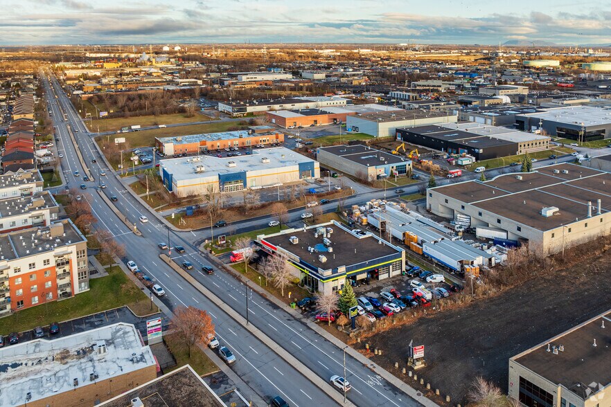 More Photos Of 9190-9192 Boul Maurice-Duplessis, Montréal Auto Repair For Sale