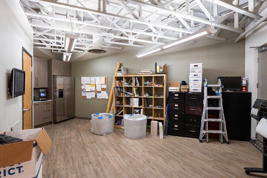 More Photos Of 7201 N Dreamy Draw Dr, Phoenix Loft Creative Space For Lease