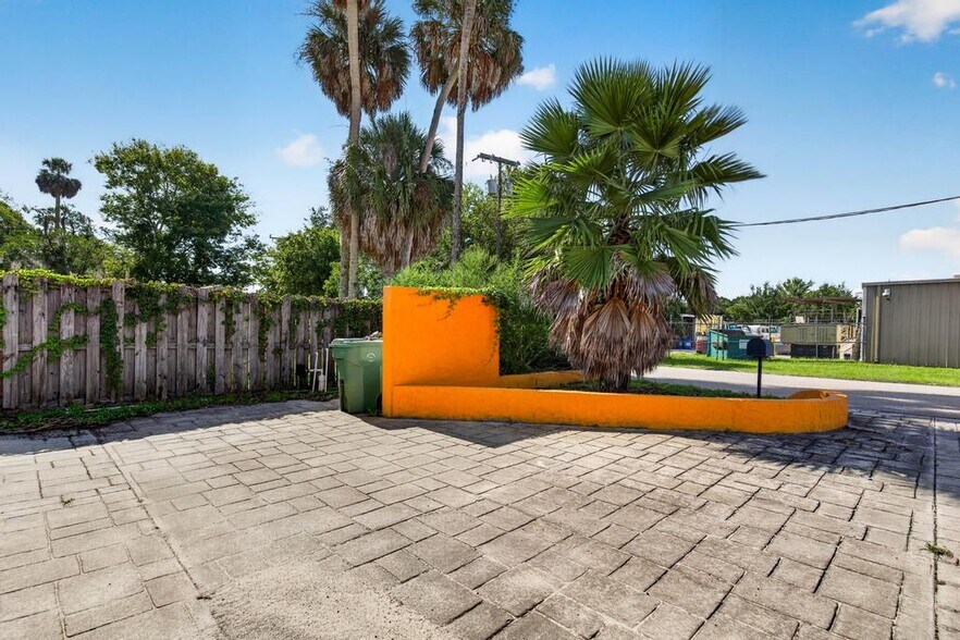 More Photos Of 102 Phillips Dairy Rd, Palatka Restaurant For Sale
