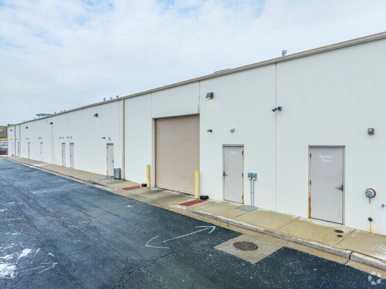 More Photos Of 2600 W Ogden Ave, Downers Grove Unknown For Lease