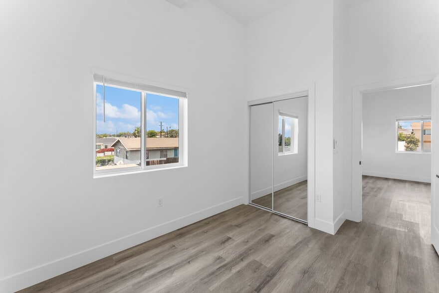 More Photos Of 2722 Nye St, San Diego Apartments For Sale