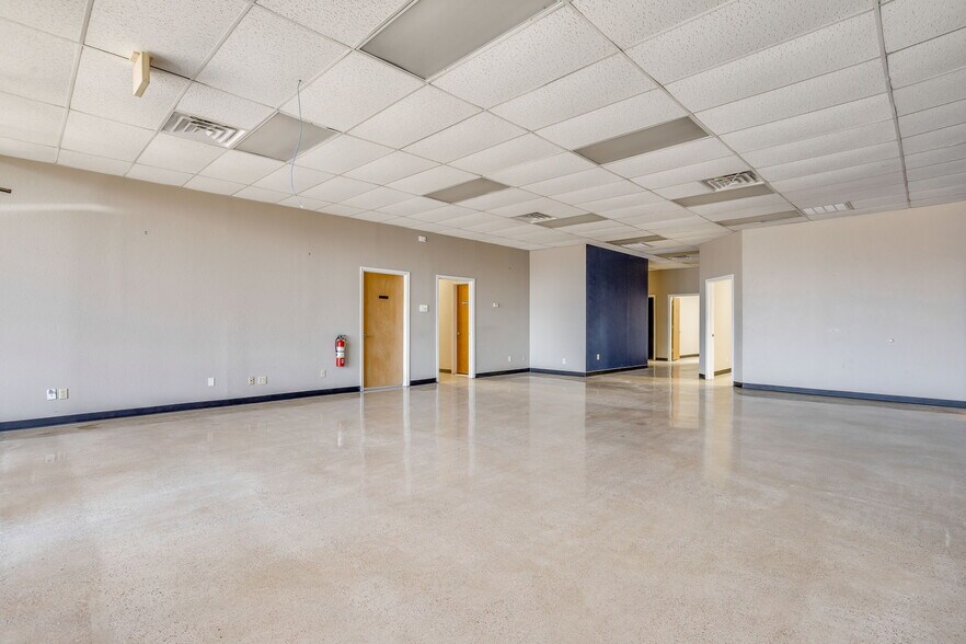 More Photos Of 401 S Jim Wright Fwy, Fort Worth Unknown For Lease