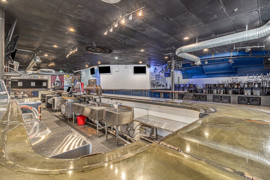 More Photos Of 380 Main St, Longmont Restaurant For Lease