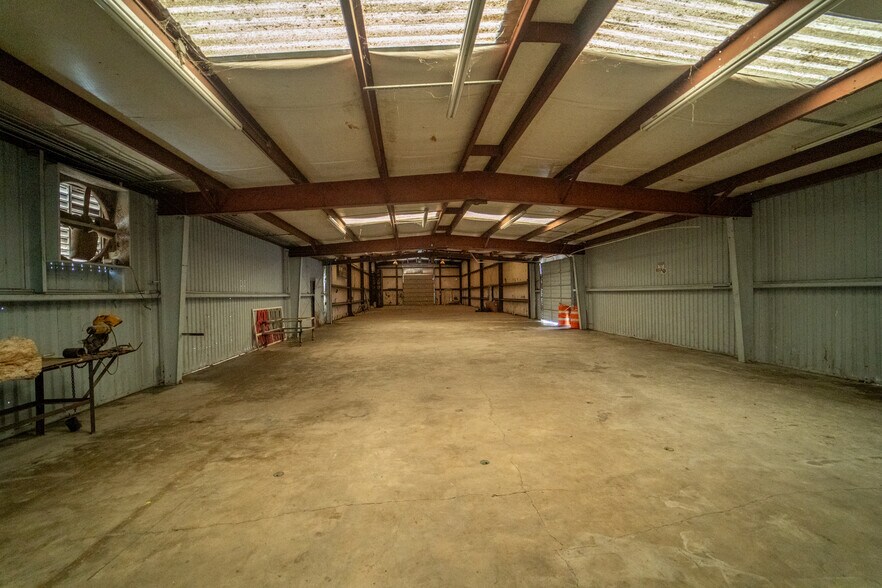More Photos Of 3011 Houston Hwy, Victoria Warehouse For Lease