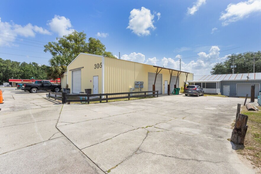 More Photos Of 300 N Dixie Ave, Fruitland Park Self Storage For Sale