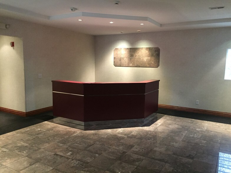 More Photos Of 805 Hillsdowne Rd, Westerville Medical For Sale