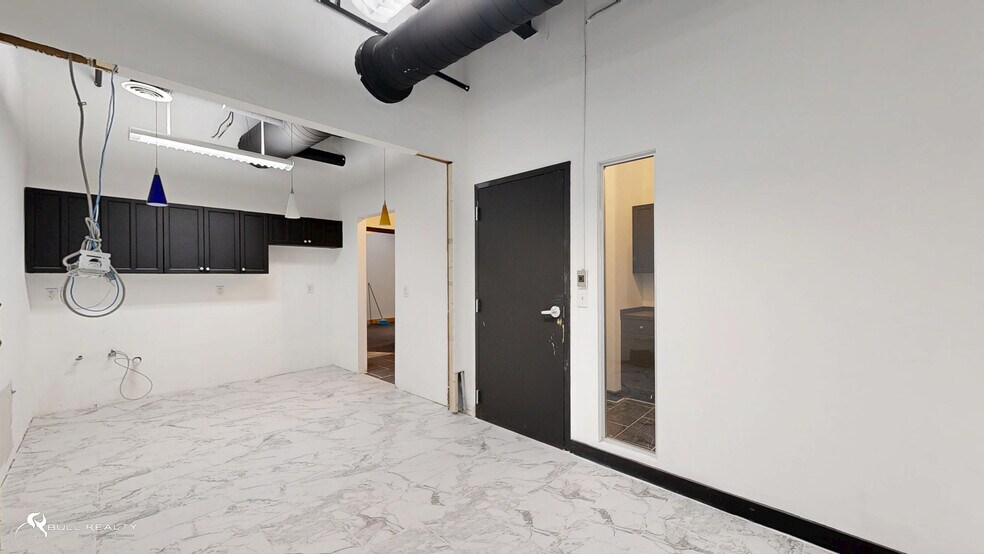 More Photos Of 1690 Roberts Blvd, Kennesaw Warehouse For Sale