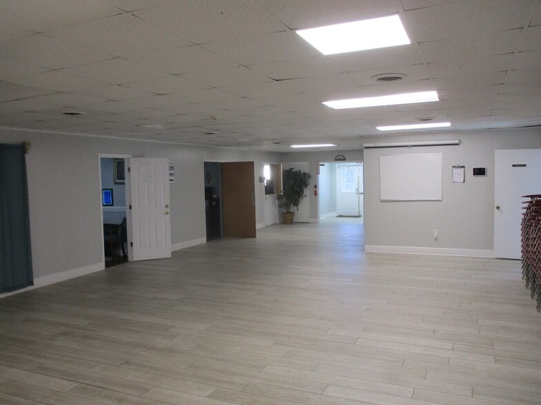 More Photos Of 1344 N 9th St, Griffin Religious Facility For Sale