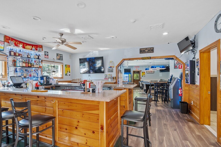 More Photos Of 80 Honora Ave ave, Dracut General Retail For Sale