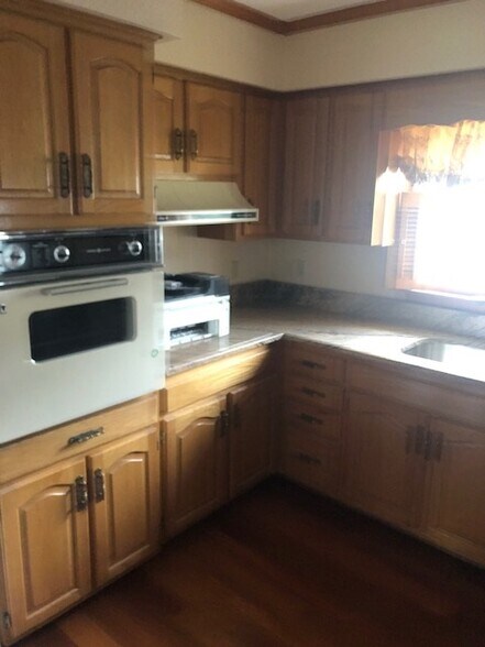 More Photos Of 301 Saddler Rd, Grasonville Showroom For Lease