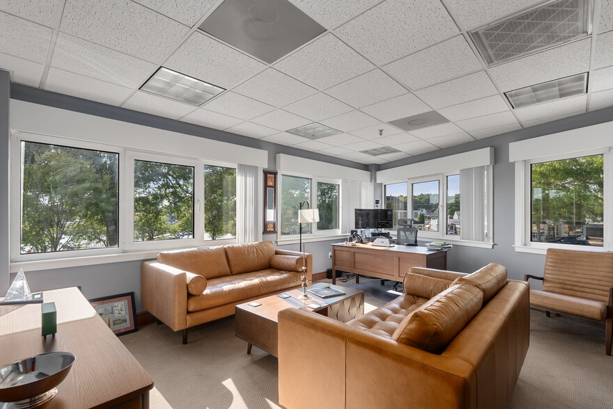 More Photos Of 40 Beach St, Manchester Flex For Sale