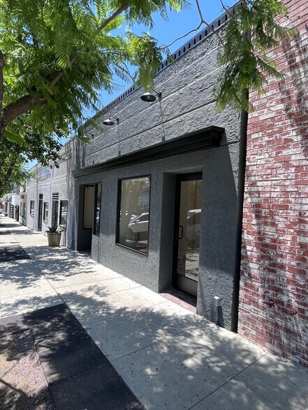 More Photos Of 10039-10041 Commerce Ave, Tujunga Storefront For Sale