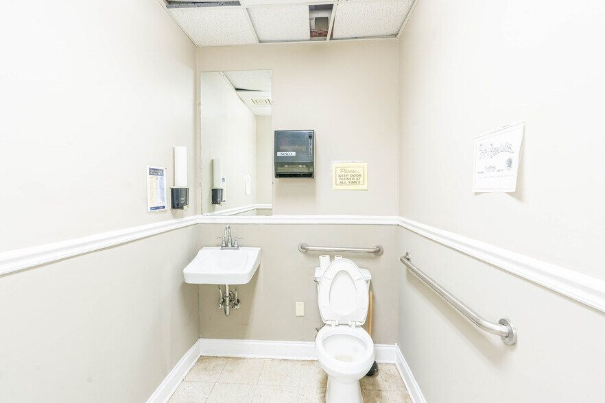 More Photos Of 819 Newman Dr, Helena Office For Sale