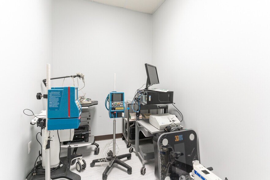 More Photos Of 11360 Pembrooke Sq, Waldorf Medical For Lease