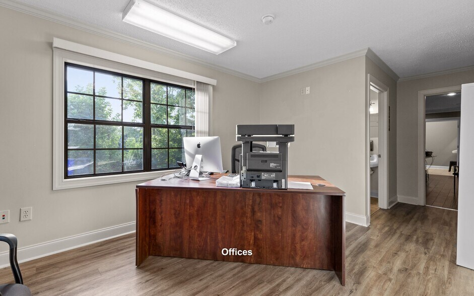 More Photos Of 1401 Spring Place Rd SE, Cleveland Office Residential For Sale