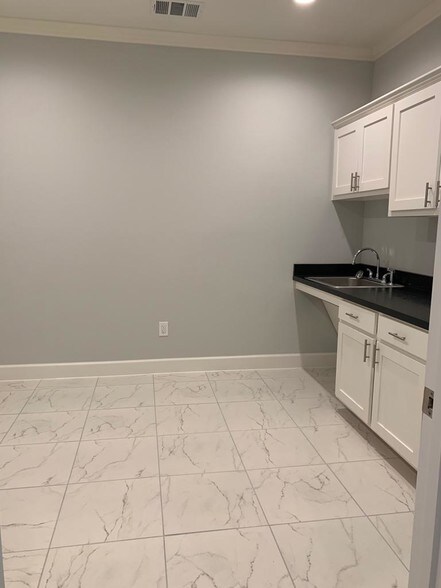 More Photos Of 8951 Collin McKinney Pky, McKinney Medical For Lease