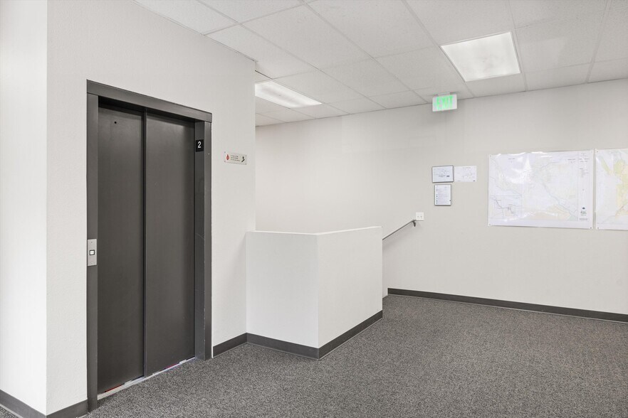 More Photos Of 35 Sunset Dr, Basalt Warehouse For Sale