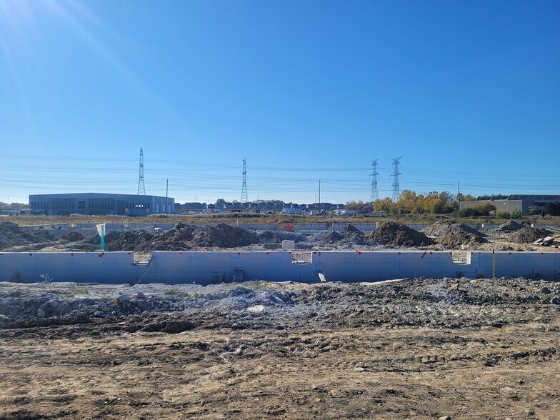 More Photos Of 540 Lake Rd, Bowmanville Warehouse For Sale