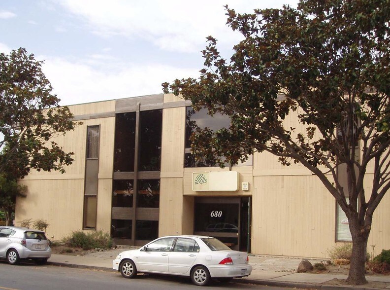 Primary Photo Of 680 E Romie Ln, Salinas Coworking Space