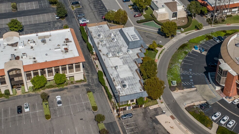 More Photos Of 550 N Golden Circle Dr, Santa Ana Office For Lease