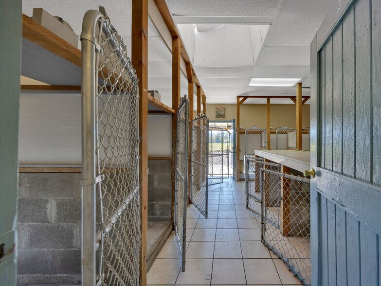 More Photos Of 44434 SE Coalman Rd, Sandy Light Manufacturing For Sale