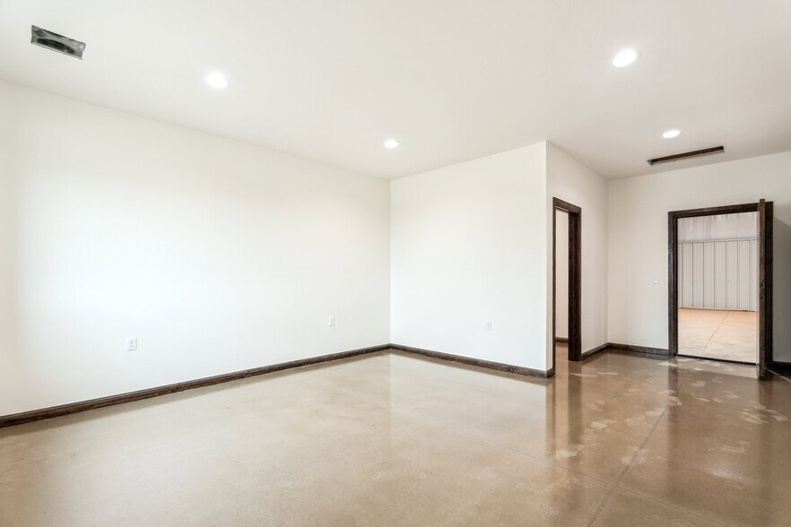 More Photos Of 5286 NE Highway 33, Guthrie Warehouse For Sale