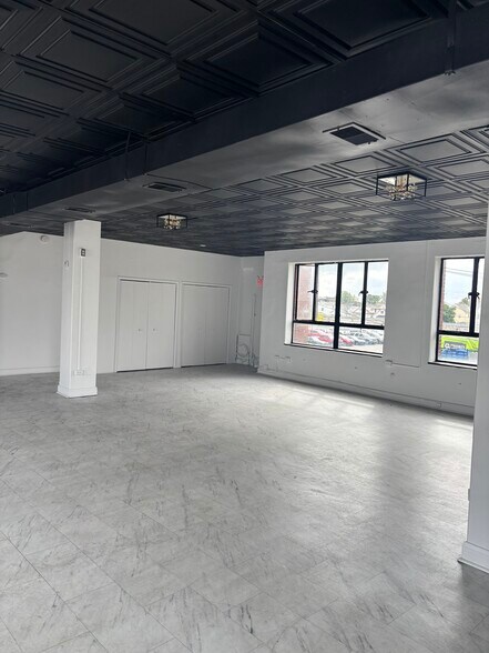 More Photos Of 3901 Christopher St, Hamtramck Manufacturing For Lease