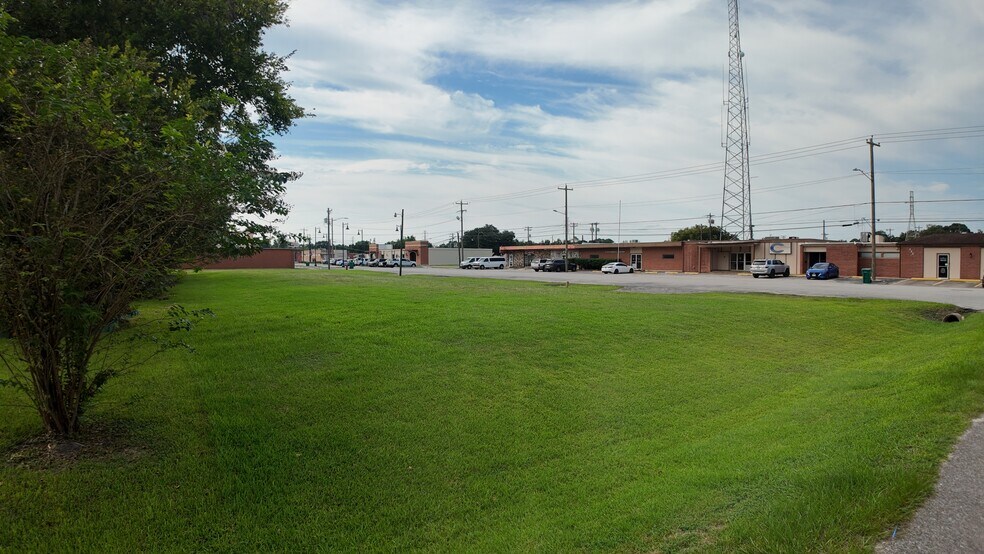 More Photos Of 322 Laurel St, La Marque Freestanding For Sale