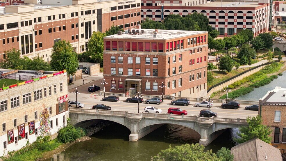 More Photos Of 31 W Downer Pl, Aurora Office For Sale