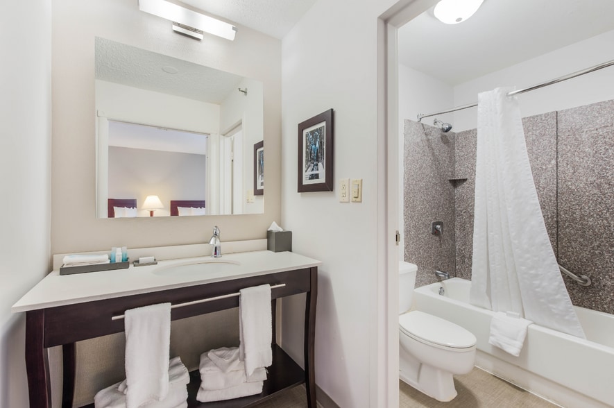More Photos Of 11349 Reed Hartman Hwy, Cincinnati Hotel For Sale