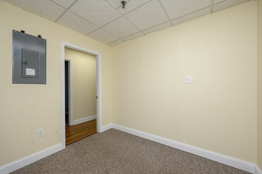 More Photos Of 727 Raritan Rd, Clark Loft Creative Space For Lease