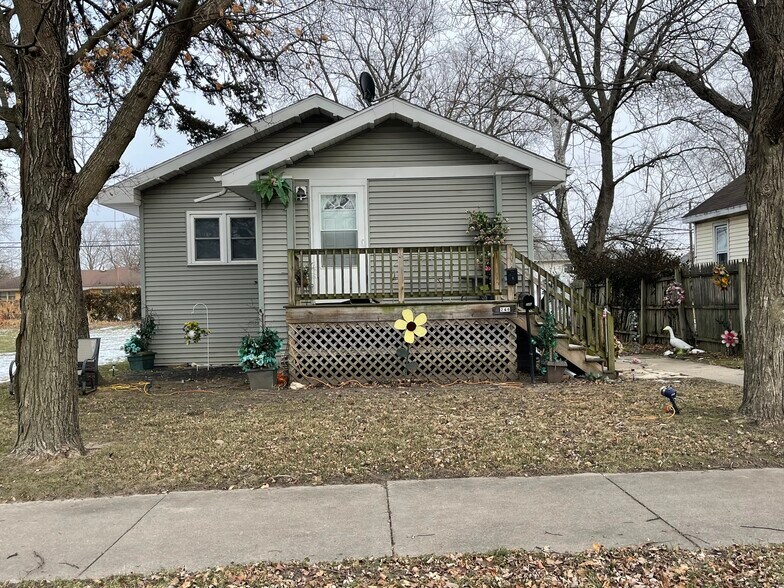 More Photos Of 1355 S 7th Ave, Kankakee Apartments For Sale