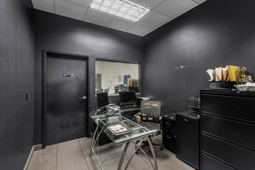 More Photos Of 5385 N I 55 St, Jackson Auto Dealership For Sale