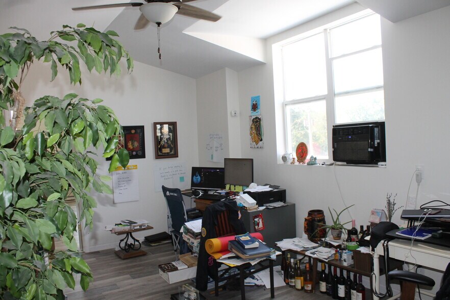 More Photos Of 154 E Railroad, Leland General Retail For Sale