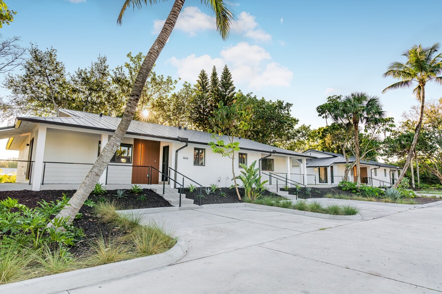 Primary Photo Of 2616 Lakeview Dr, Naples Apartments For Sale