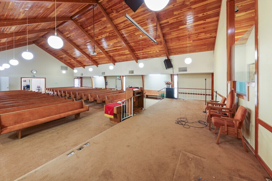 More Photos Of 1415 E Ramsey St, Banning Religious Facility For Lease