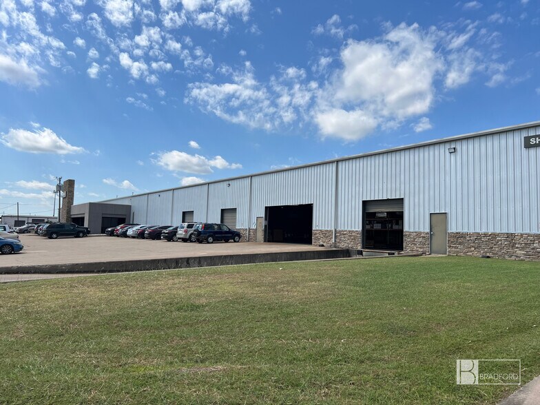 More Photos Of 2525 Minnis Dr, Haltom City Industrial For Sale
