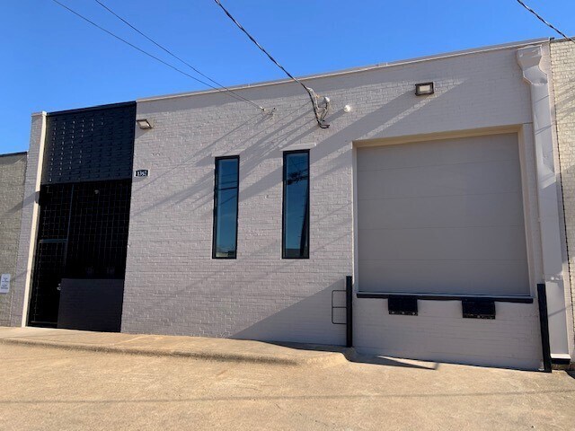 More Photos Of 1352 Chemical St, Dallas Flex For Lease