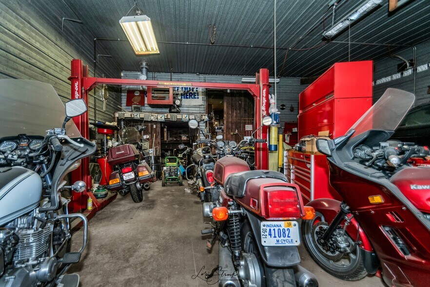 More Photos Of 300 Railroad Ave, Wheeler Auto Repair For Sale