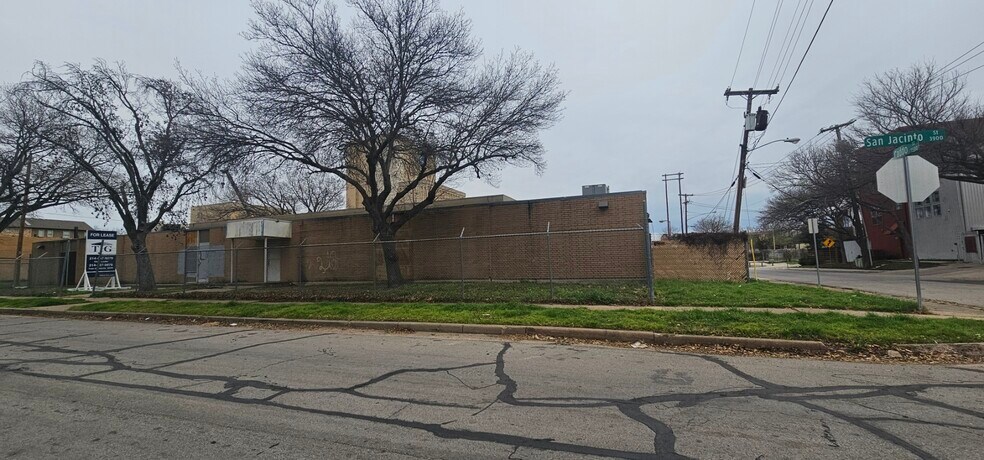 More Photos Of 3910 San Jacinto St, Dallas Flex For Sale