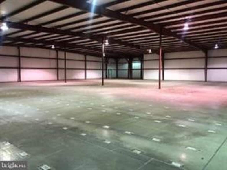 More Photos Of 345 Hill Rd, Womelsdorf Warehouse For Lease
