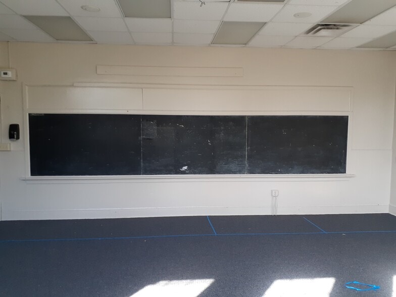 More Photos Of 801 N Wild Olive Ave, Daytona Beach Schools For Sale