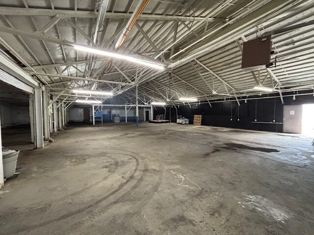 More Photos Of 7500 Bessemer Ave, Cleveland Manufacturing For Lease