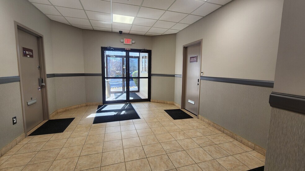 More Photos Of 447 State Route 10, Randolph Office For Lease