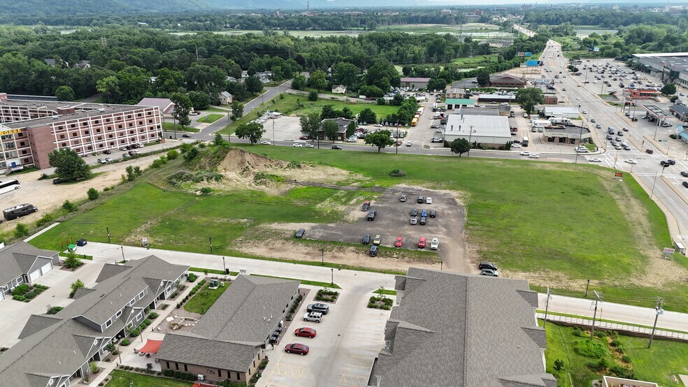 More Photos Of 1325 St Andrew st, La Crosse Land For Lease