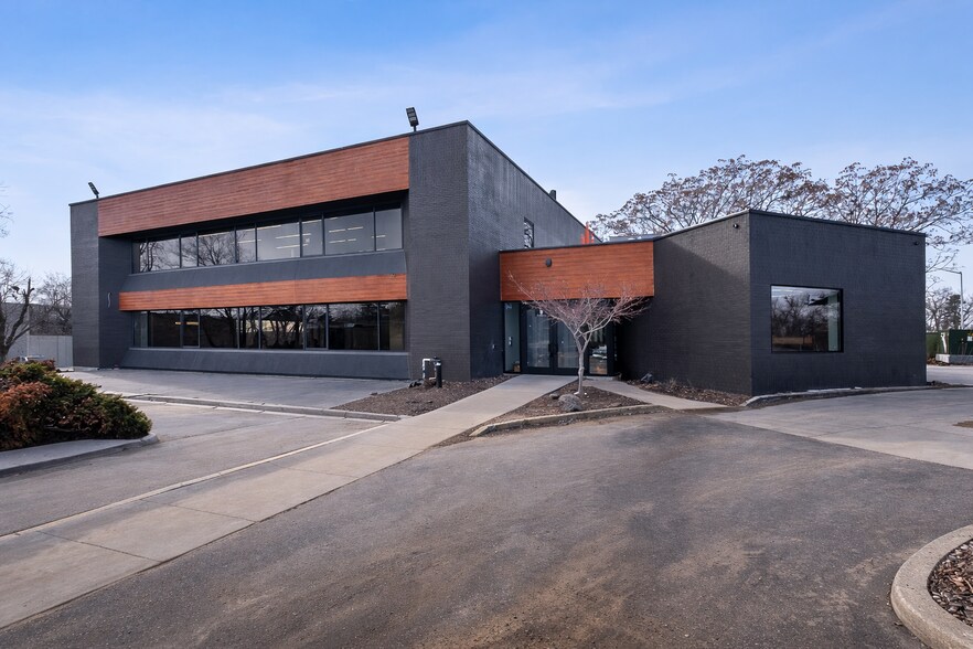 Primary Photo Of 150 Ann St NW, Grand Rapids Bank For Sale