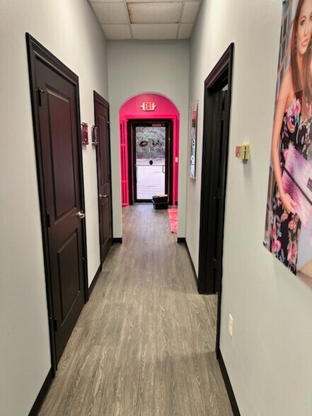 More Photos Of 11133 I-45 Fwy N, Conroe Light Manufacturing For Lease