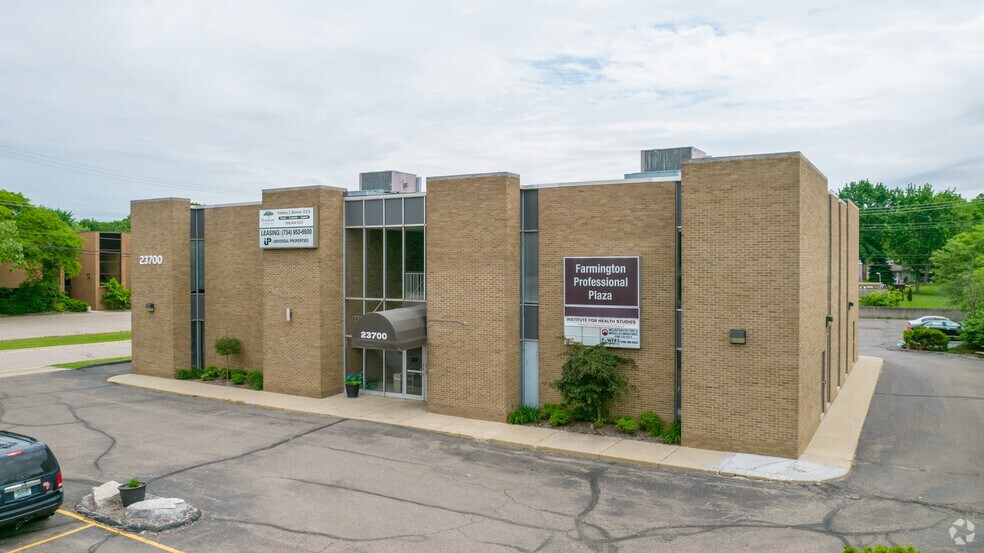 Primary Photo Of 23700 Orchard Lake Rd, Farmington Hills Medical For Lease
