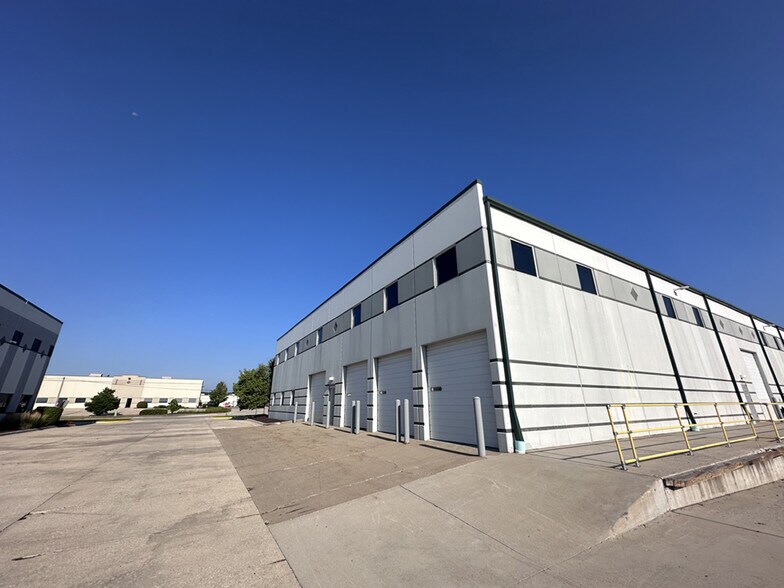 More Photos Of 750 N 17th St, St Charles Warehouse For Lease